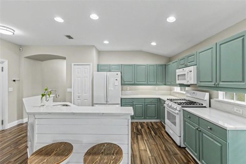 House in DeLand, Florida 3 bedrooms, 173.54 sq.m. № 2350317 - photo 16