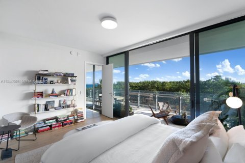 Condo in Miami Beach, Florida, 2 bedrooms  № 1994613 - photo 11