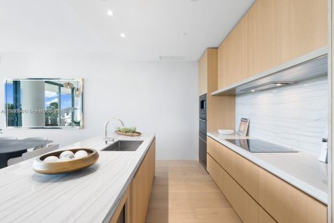 Condo in Miami Beach, Florida, 2 bedrooms  № 1994613 - photo 7