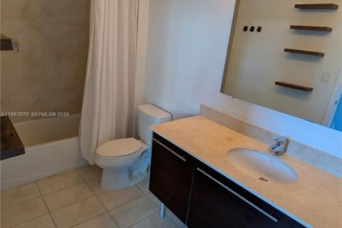 Купить кондоминиум в Майами, Флорида 1 спальня, 75.34м2, № 2010823 - фото 10