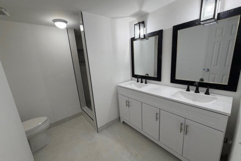 House in North Lauderdale, Florida 3 bedrooms, 134.62 sq.m. № 2083532 - photo 3