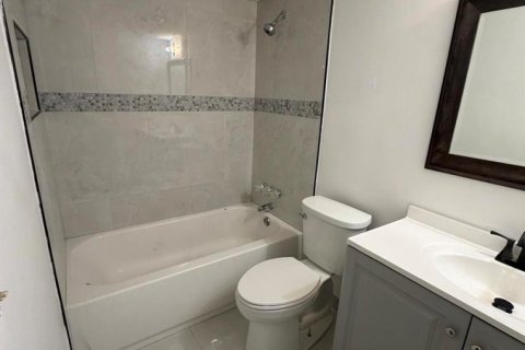 House in North Lauderdale, Florida 3 bedrooms, 134.62 sq.m. № 2083532 - photo 2