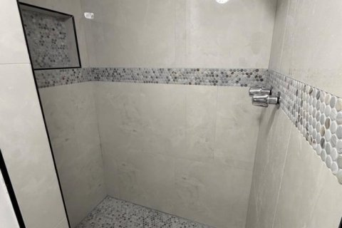 House in North Lauderdale, Florida 3 bedrooms, 134.62 sq.m. № 2083532 - photo 5