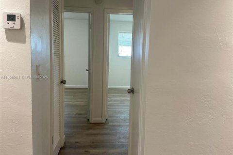 Apartment in Hollywood, Florida 2 bedrooms, 75.72 sq.m. № 2021090 - photo 6