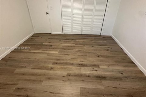 Apartment in Hollywood, Florida 2 bedrooms, 75.72 sq.m. № 2021090 - photo 9