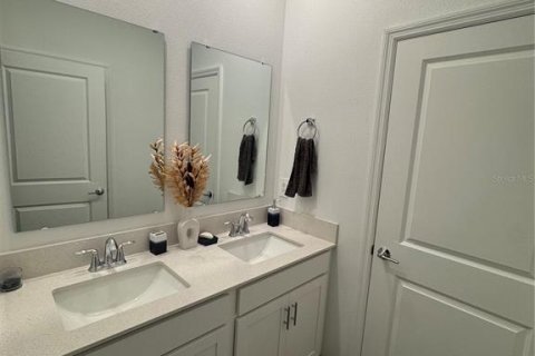 House in Clermont, Florida 3 bedrooms, 205.69 sq.m. № 2258900 - photo 11