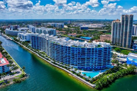 Condo in Aventura, Florida, 4 bedrooms  № 2016868 - photo 21