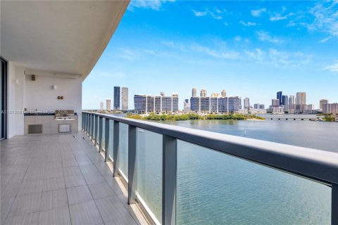 Condo in Aventura, Florida, 4 bedrooms  № 2016868 - photo 26