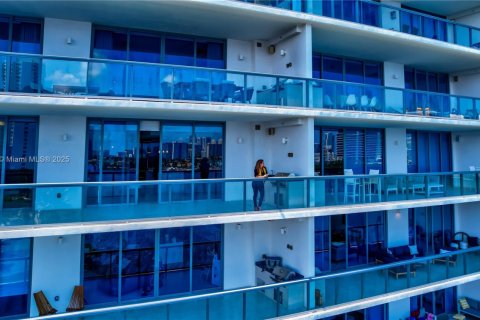 Condo in Aventura, Florida, 4 bedrooms  № 2016868 - photo 27