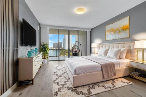 Condo in Aventura, Florida, 4 bedrooms  № 2016868 - photo 2