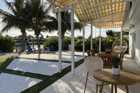 Casa en venta en Saint Petersburg, Florida, 3 dormitorios, 163.88 m2 № 1598047 - foto 6