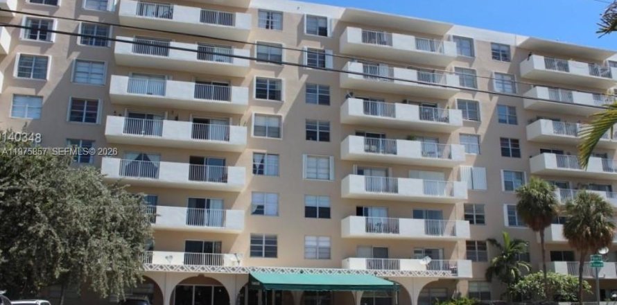 Condo in North Bay Village, Florida, 1 bedroom  № 2270784