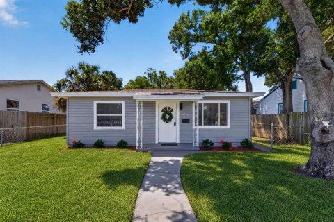 Villa ou maison à vendre à Saint Petersburg, Floride: 3 chambres, 114.92 m2 № 2289529 - photo 2