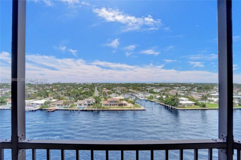 Copropriété à vendre à Pompano Beach, Floride: 2 chambres, 143.07 m2 № 2185678 - photo 24
