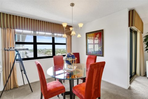 Copropriété à vendre à Pompano Beach, Floride: 2 chambres, 143.07 m2 № 2185678 - photo 10