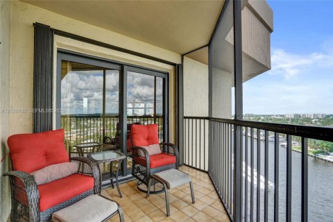 Copropriété à vendre à Pompano Beach, Floride: 2 chambres, 143.07 m2 № 2185678 - photo 27