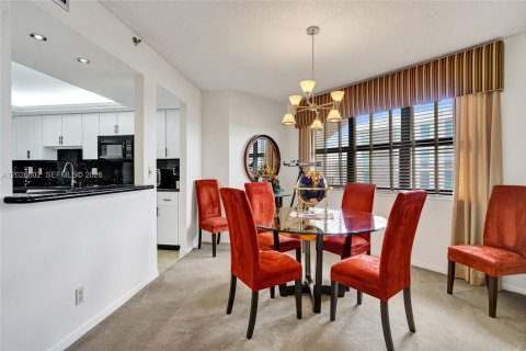 Copropriété à vendre à Pompano Beach, Floride: 2 chambres, 143.07 m2 № 2185678 - photo 12