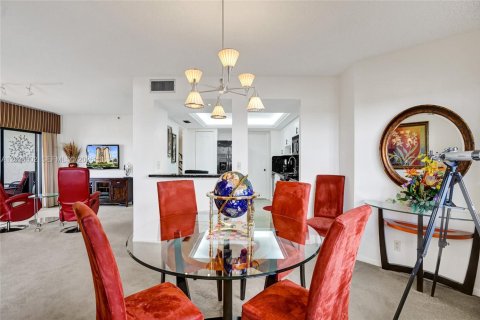 Copropriété à vendre à Pompano Beach, Floride: 2 chambres, 143.07 m2 № 2185678 - photo 13