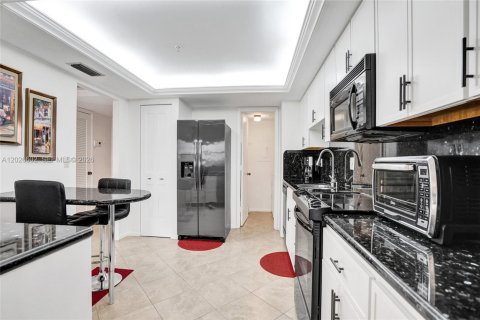 Copropriété à vendre à Pompano Beach, Floride: 2 chambres, 143.07 m2 № 2185678 - photo 7