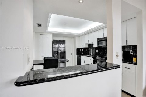 Copropriété à vendre à Pompano Beach, Floride: 2 chambres, 143.07 m2 № 2185678 - photo 6