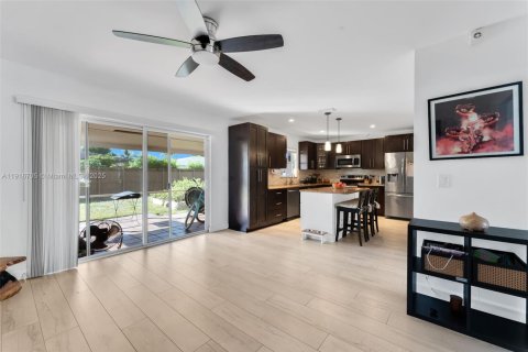 Villa ou maison à vendre à Fort Lauderdale, Floride: 3 chambres, 120.22 m2 № 1975136 - photo 21