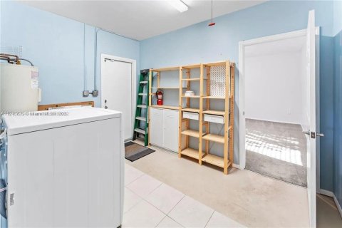 Villa ou maison à vendre à Fort Lauderdale, Floride: 3 chambres, 120.22 m2 № 1975136 - photo 26