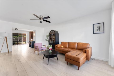 Villa ou maison à vendre à Fort Lauderdale, Floride: 3 chambres, 120.22 m2 № 1975136 - photo 6