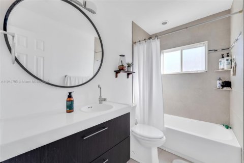 Villa ou maison à vendre à Fort Lauderdale, Floride: 3 chambres, 120.22 m2 № 1975136 - photo 16