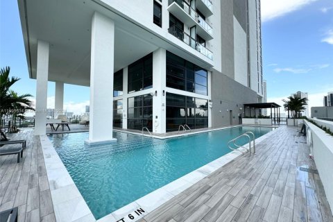 Apartamento en alquiler en Miami, Florida, 1 dormitorio № 1958968 - foto 2