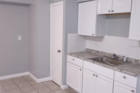 House in Kissimmee, Florida 2 bedrooms, 65.4 sq.m. № 2238901 - photo 12