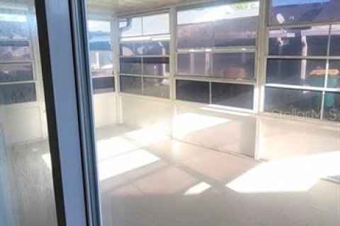 House in Kissimmee, Florida 2 bedrooms, 65.4 sq.m. № 2238901 - photo 4