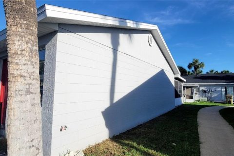 House in Kissimmee, Florida 2 bedrooms, 65.4 sq.m. № 2238901 - photo 2