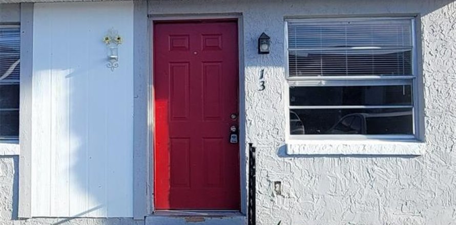 House in Kissimmee, Florida 2 bedrooms, 65.4 sq.m. № 2238901