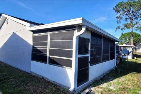House in Kissimmee, Florida 2 bedrooms, 65.4 sq.m. № 2238901 - photo 3
