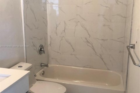 Снять в аренду кондоминиум в Хайалиа, Флорида 2 спальни, 102.19м2, № 2031154 - фото 7