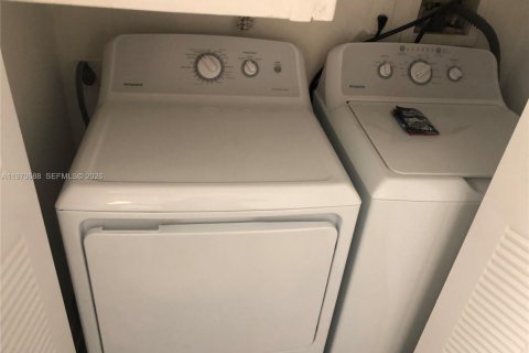 Снять в аренду кондоминиум в Хайалиа, Флорида 2 спальни, 102.19м2, № 2031154 - фото 11