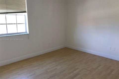 Снять в аренду кондоминиум в Хайалиа, Флорида 2 спальни, 102.19м2, № 2031154 - фото 5