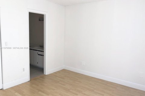 Снять в аренду кондоминиум в Хайалиа, Флорида 2 спальни, 102.19м2, № 2031154 - фото 10