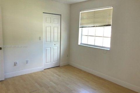 Снять в аренду кондоминиум в Хайалиа, Флорида 2 спальни, 102.19м2, № 2031154 - фото 8