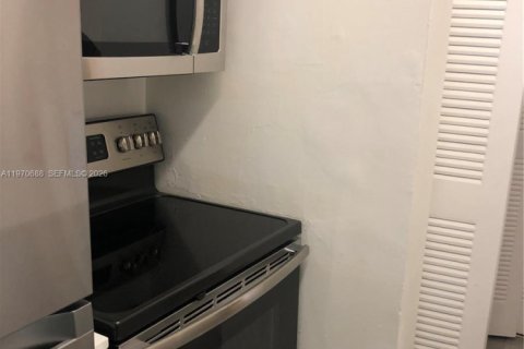 Снять в аренду кондоминиум в Хайалиа, Флорида 2 спальни, 102.19м2, № 2031154 - фото 4