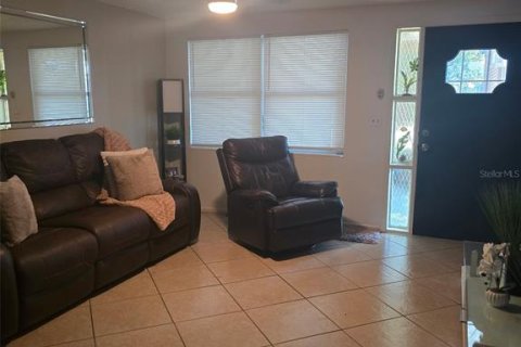 Villa ou maison à louer à Holiday, Floride: 2 chambres, 88.07 m2 № 2111543 - photo 5
