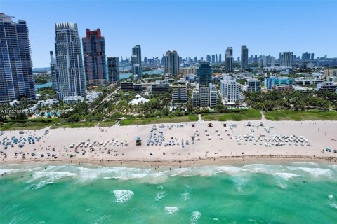 Condominio en alquiler en Miami Beach, Florida, 1 dormitorio, 57.6 m2 № 1812322 - foto 1