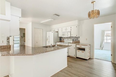 House in Lakeland, Florida 3 bedrooms, 195.65 sq.m. № 1914210 - photo 8