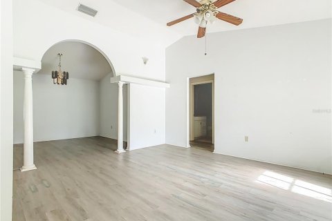 House in Lakeland, Florida 3 bedrooms, 195.65 sq.m. № 1914210 - photo 4
