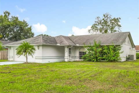 House in Lakeland, Florida 3 bedrooms, 195.65 sq.m. № 1914210 - photo 1