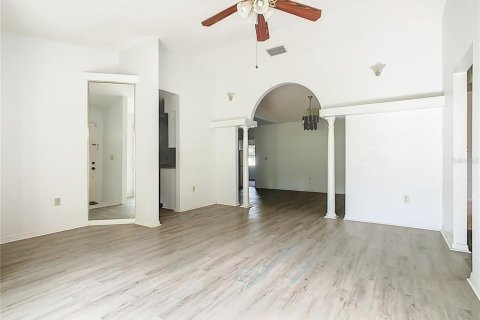 House in Lakeland, Florida 3 bedrooms, 195.65 sq.m. № 1914210 - photo 11