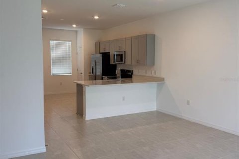 Touwnhouse à louer à Kissimmee, Floride: 2 chambres, 113.25 m2 № 2107443 - photo 2