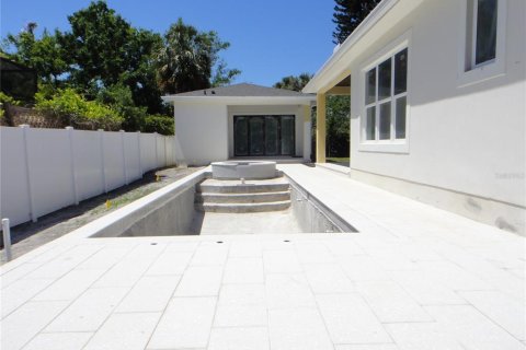 Casa en venta en Tampa, Florida, 5 dormitorios, 539.2 m2 № 1361778 - foto 5