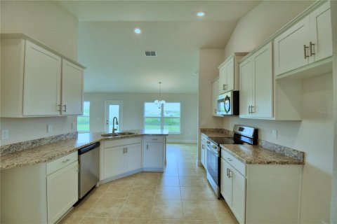 House in Auburndale, Florida 4 bedrooms, 163.04 sq.m. № 2215210 - photo 30