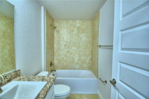 House in Auburndale, Florida 4 bedrooms, 163.04 sq.m. № 2215210 - photo 20